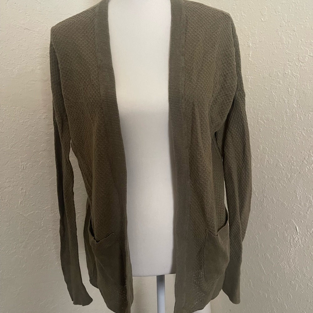 Vintage American eagle cardigan size small Color olive